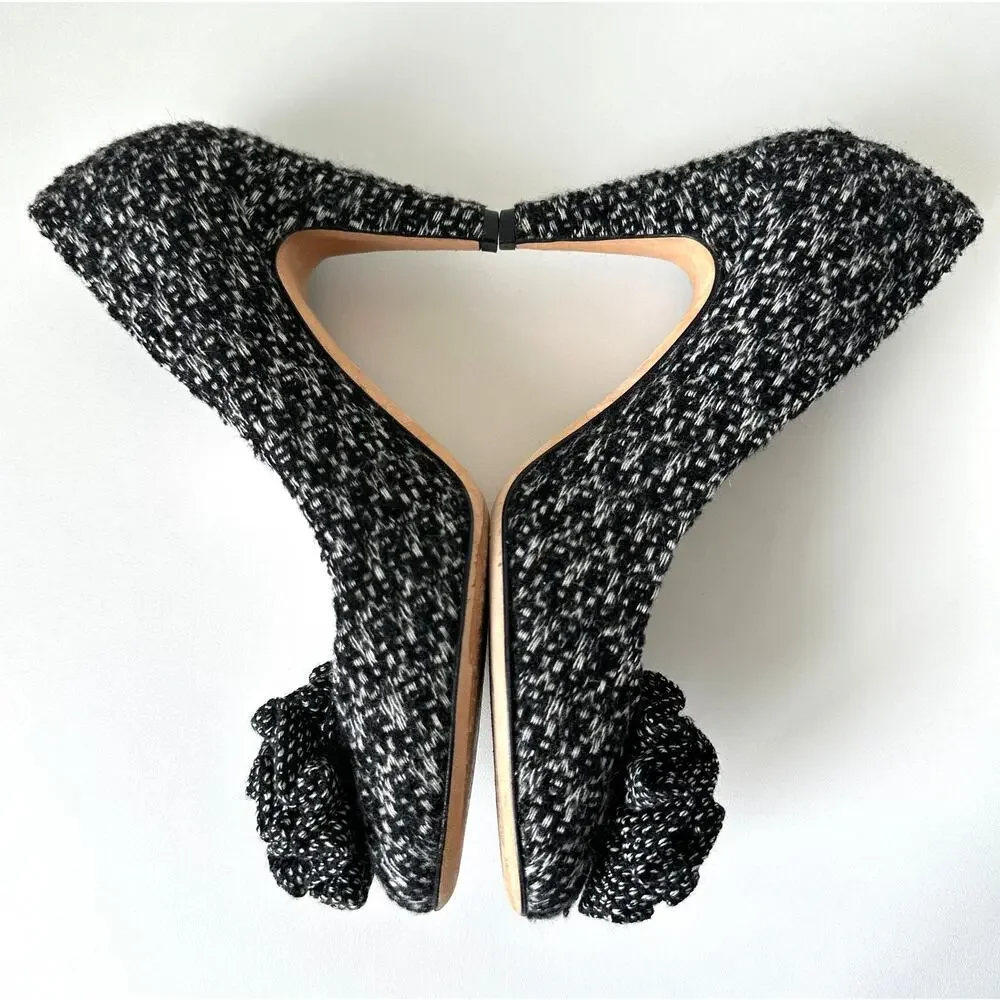 CHANEL 2010 CC Tweed Camellia Flower Heel Pumps Black White IT 38.5